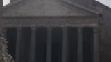 La tristezza del Pantheon deserto (video)