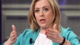 Meloni furibonda: “Grillini analfabeti, propalano solo bufale” (video)