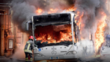 Bus in fiamme anche oggi 774: è il 28mo in 18 mesi, ma per l’Atac è “normale”