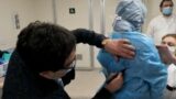 Pagliacciate di D’Amato negli ospedali per fare il simpatico (video)
