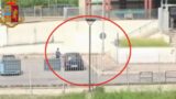 Immigrati spacciavano nel parcheggio della metro (video)