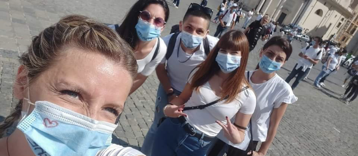 Applausi balconi infermieri