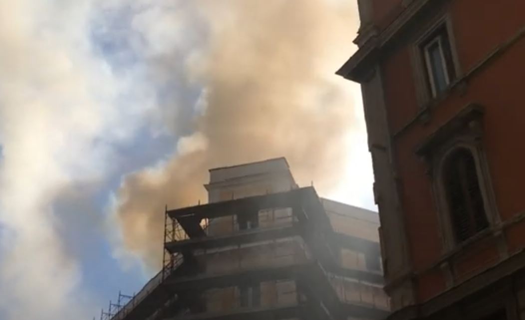 incendio al ministero del lavoro