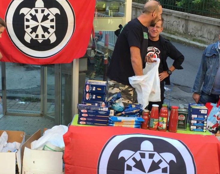 pacchi casapound (2)