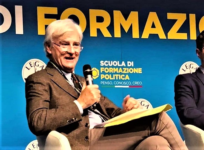 Rinaldi replica agli insulti: “Caro Grillo, da romano ti rispondo così” (video)