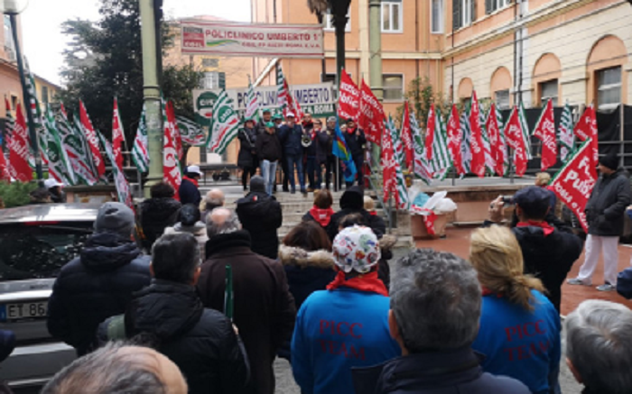 sanitari protestano policlinico