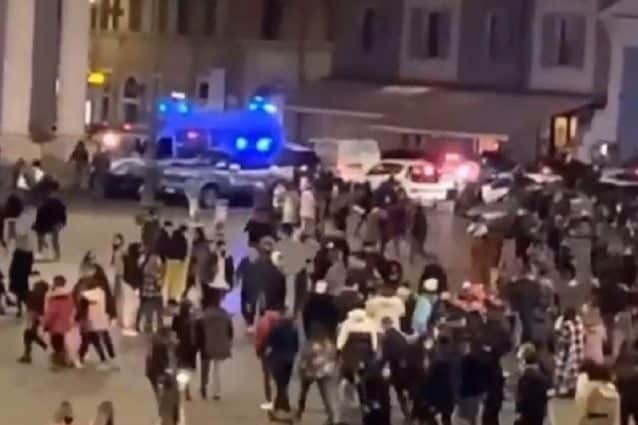 Resse e risse. Sabato di follia a Roma