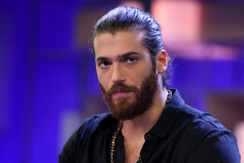 can yaman assembramenti