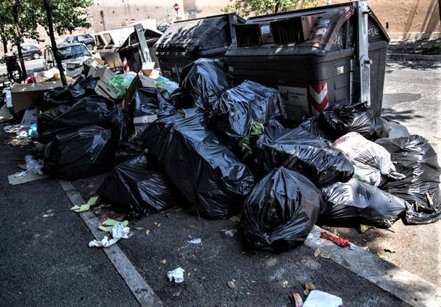 rifiuti a roma a pasqua (2)