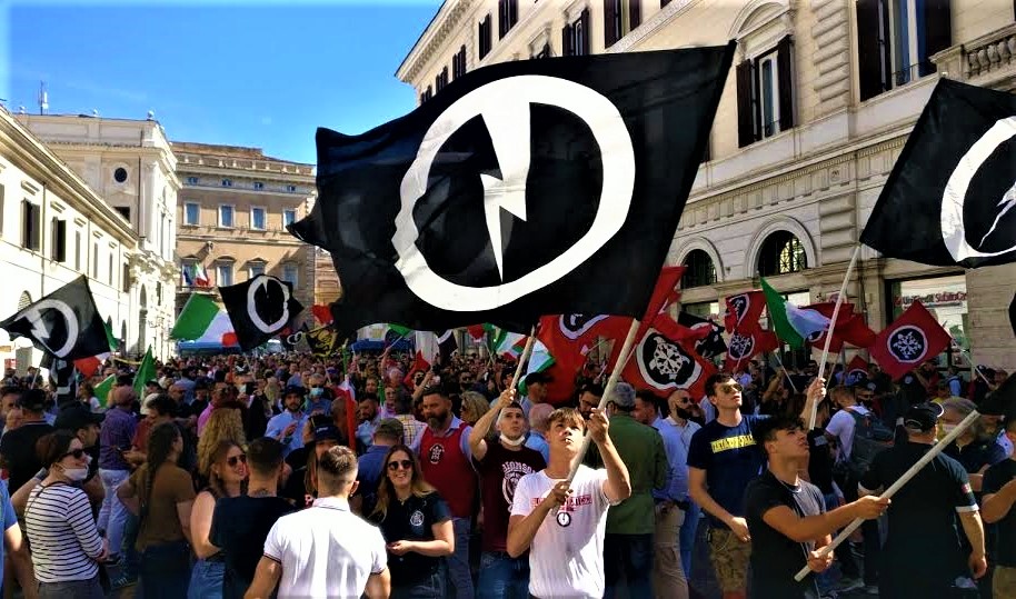 casapound a santi apostoli (2)