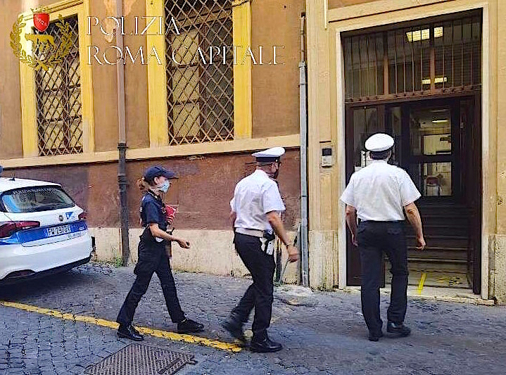 polizia locale documenti falsi immigrati