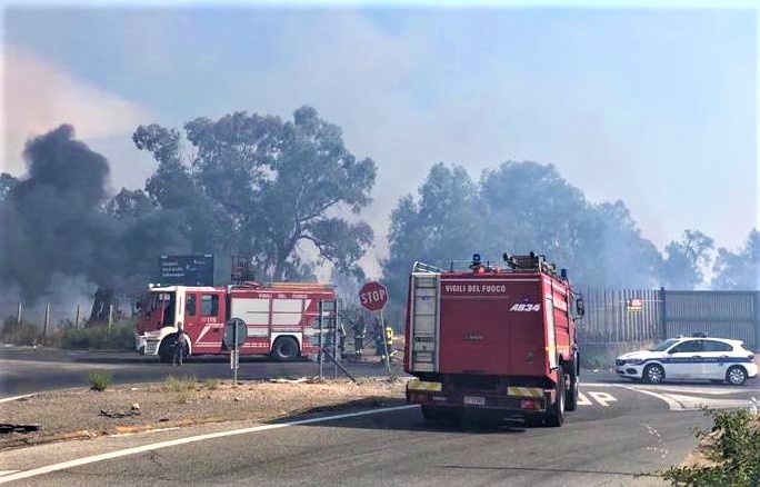 incendi a roma pompieri (2)