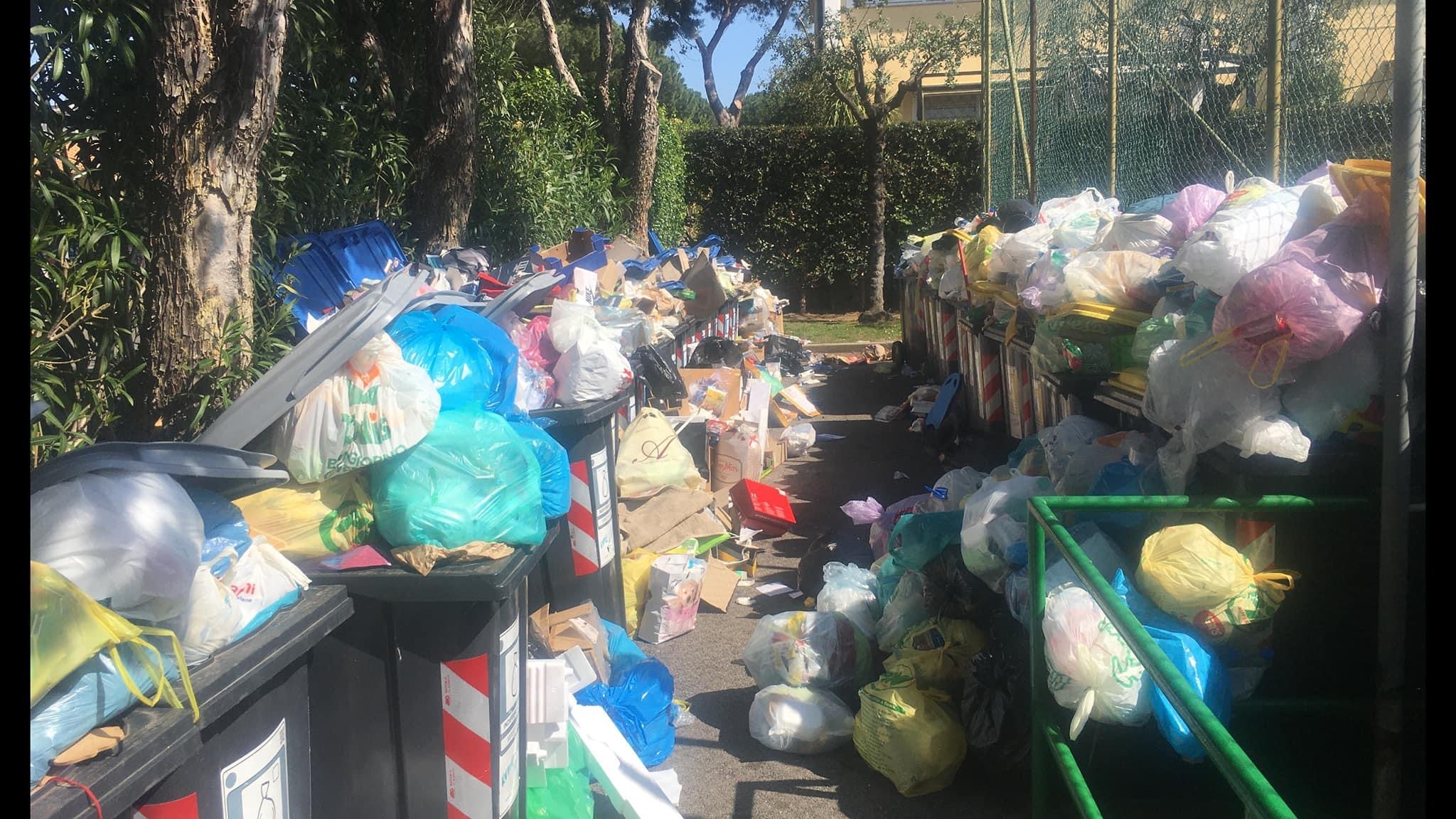 Rifiuti roma farsa