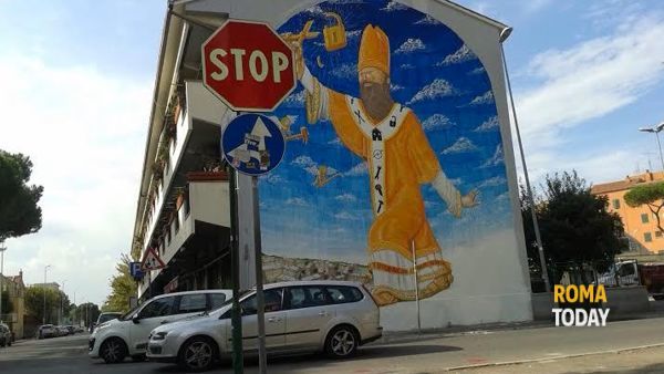 San Basilio, la Raggi parla di periferie in piazza. Ma qui non si era mai vista