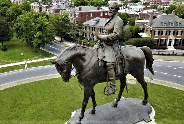 statua generale lee (3)