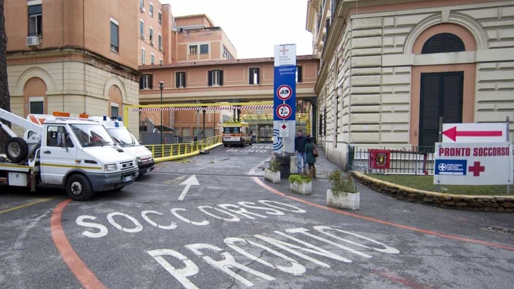 Covid all’Umberto I. Ma il nosocomio rassicura, l’attività va avanti