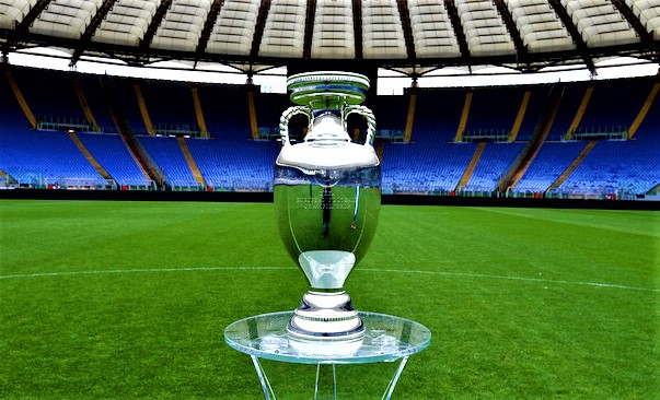 La Coppa degli Europei di calcio in mostra venerdì a Tor Bella Monaca e Ostia
