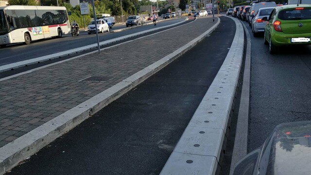 Ciclabile Battistini, ora anche i residenti chiedono di smantellarla