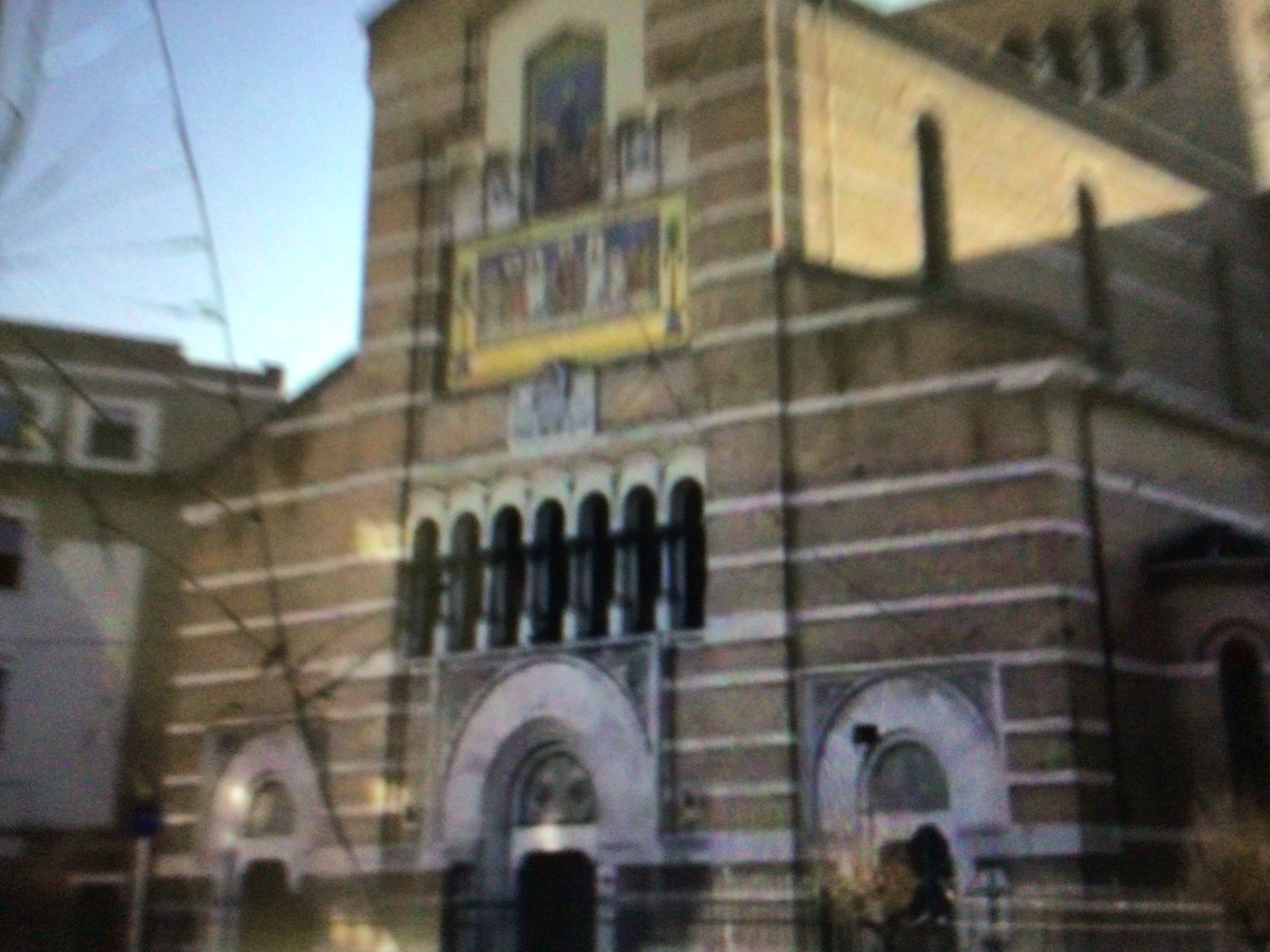 Vanno al funerale della parente, si pestano di botte per l’eredità