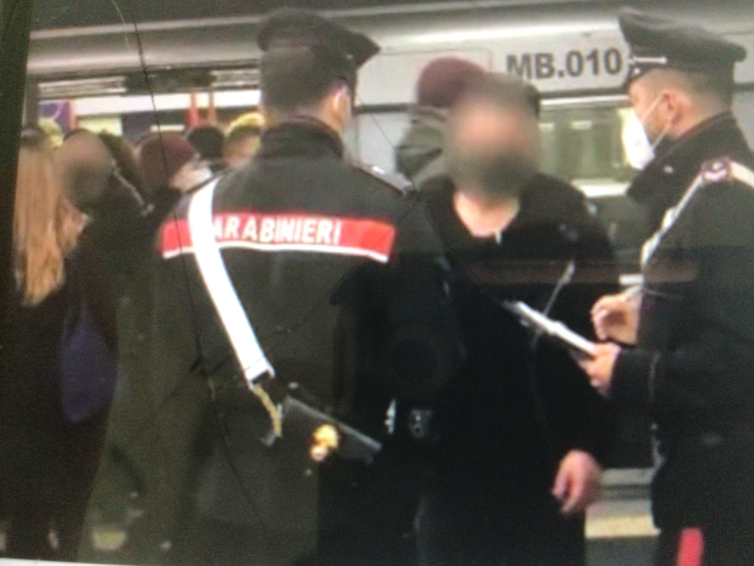 Green pass di un altro. Agenti bloccano 23 enne egiziano alla Stazione Tiburtina