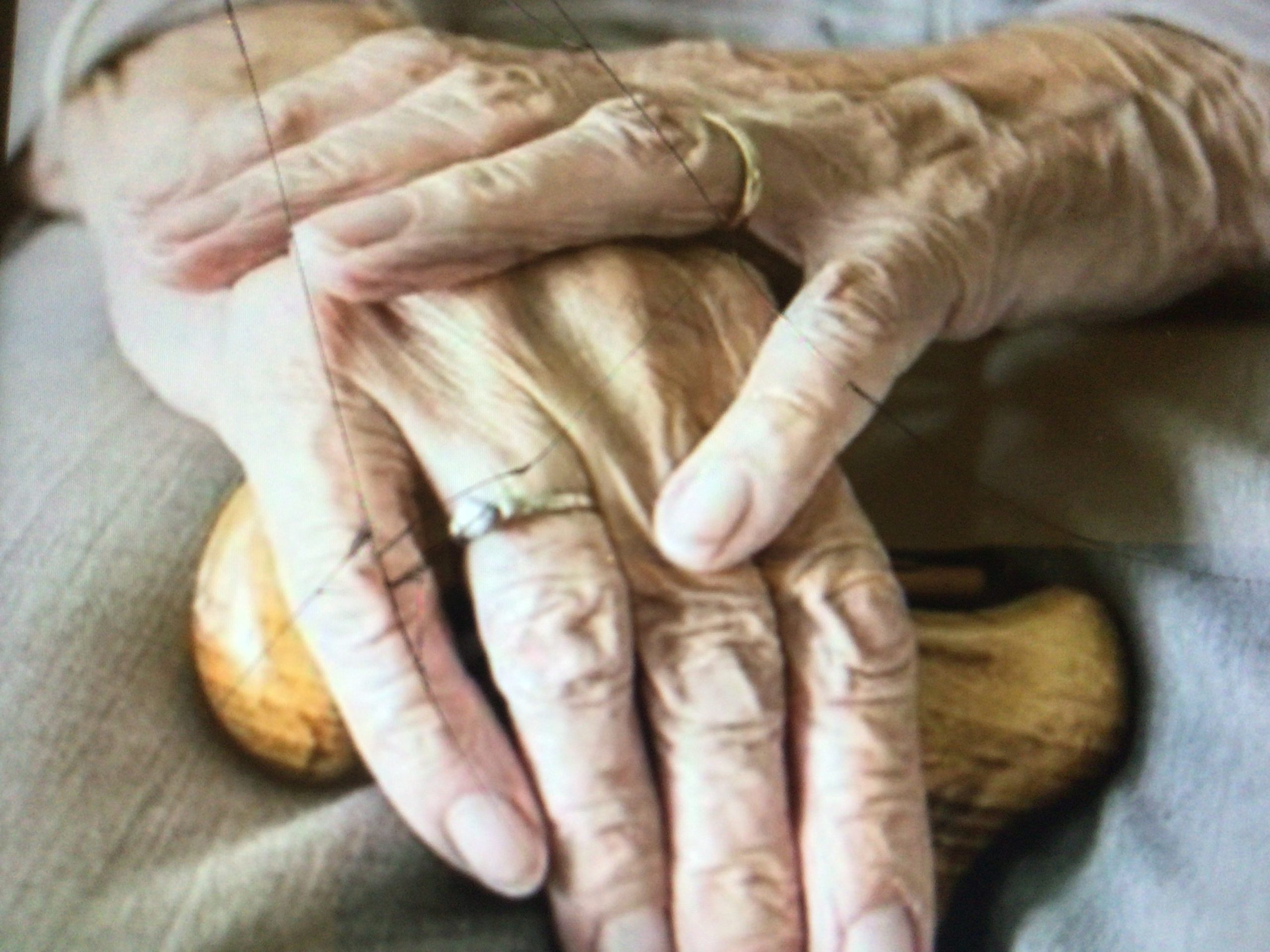 Due anziane trovate in stato confusionale, la casa era a soqquadro