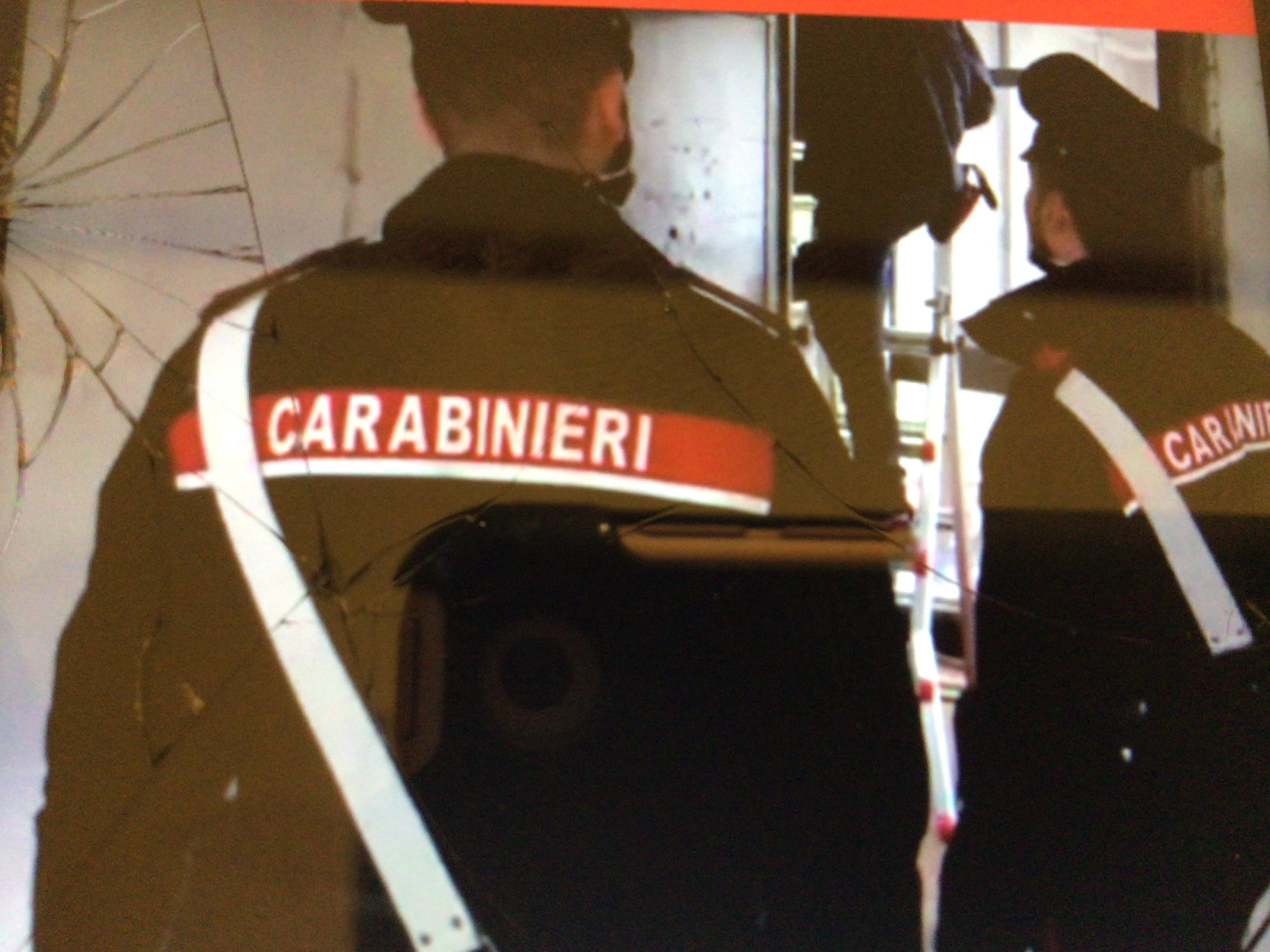 Tor Bella Monaca, esce e le occupano casa