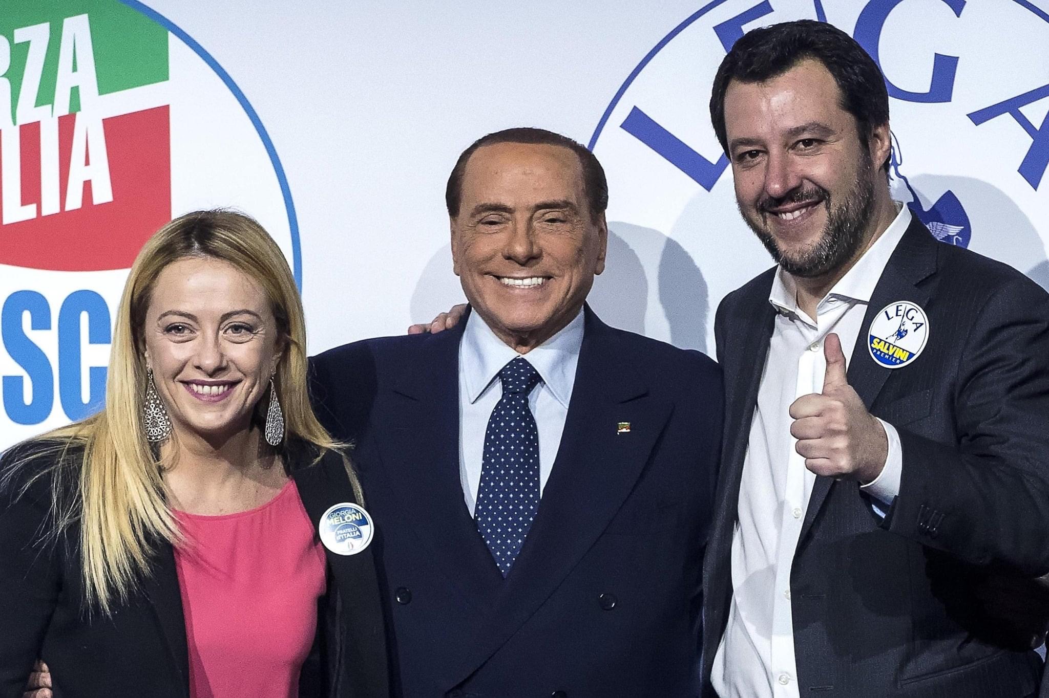 Gente si arrabbia