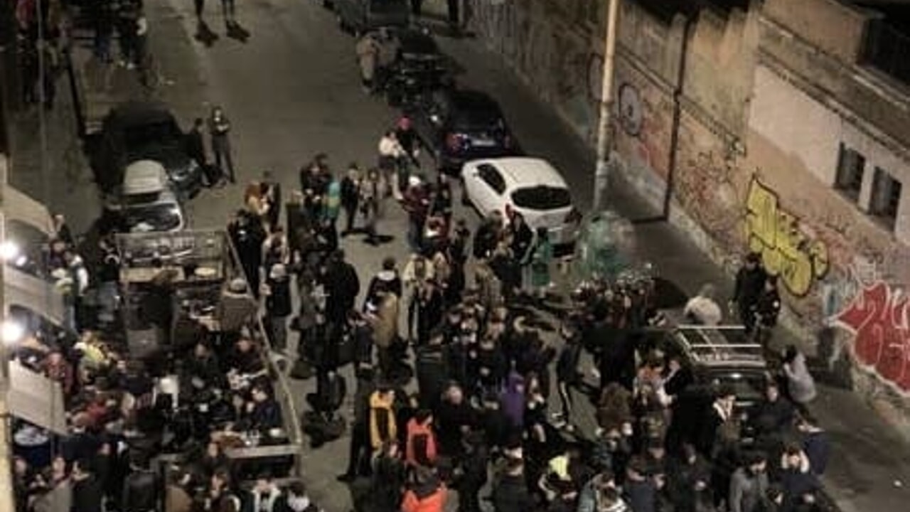 San Lorenzo, il week end è una bolgia. E l’ordinanza anti movida rimane lettera morta