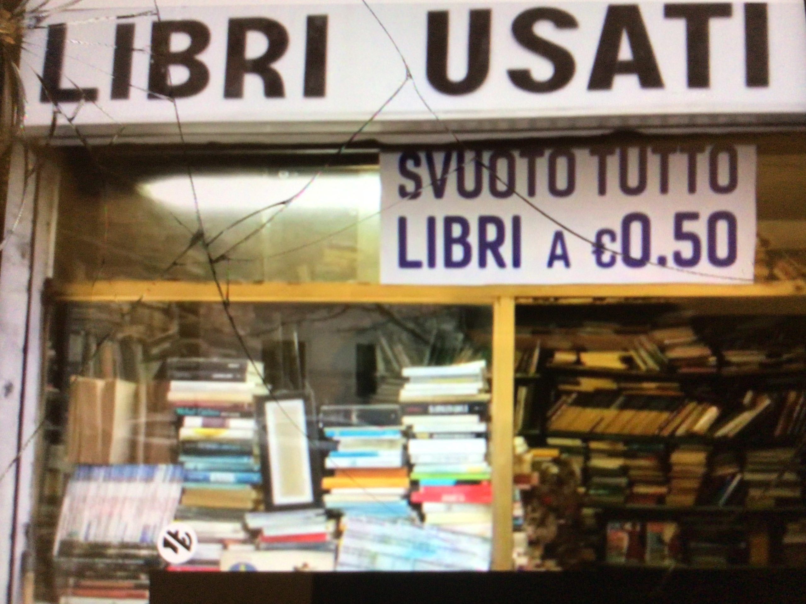 Chiude la storica libreria di testi usati a Trionfale. Fino al 31 marzo tutto a 50 centesimi
