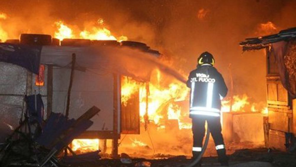 Maxi rogo nella notte, 500 motorini bruciati sulla Salaria