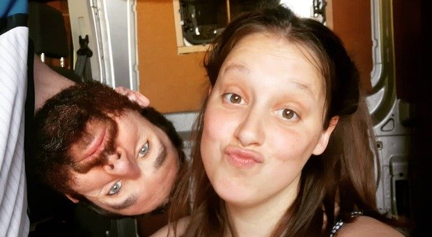 Janna si sente male ma nessuno del 118 parla inglese. Il dramma della turista tedesca deceduta in camper