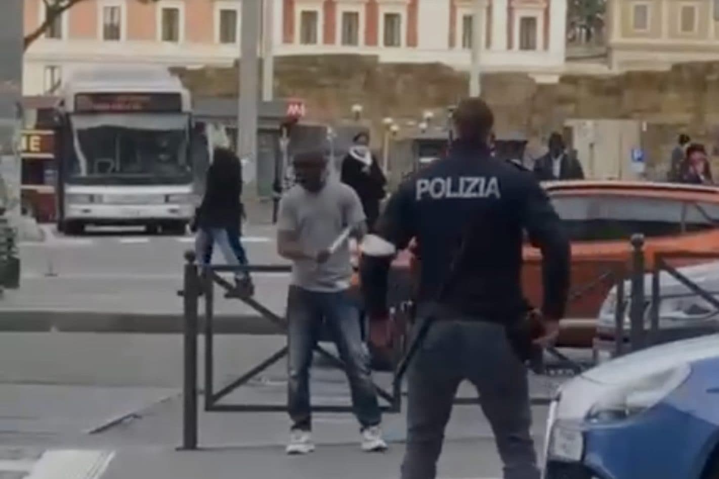 Termini, la stazione sempre più giungla urbana. Aggredito anche un Carabiniere