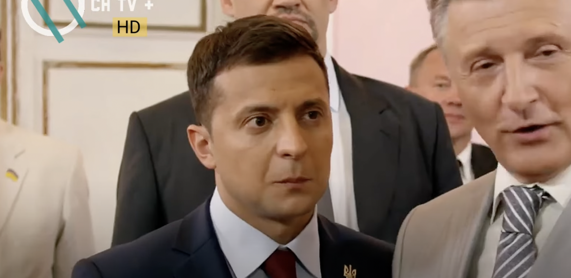 Quando Zelensky faceva il comico: su La7 la serie tv con il presidente ucraino protagonista (video)