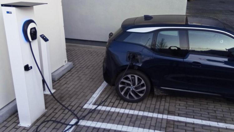 Arrivati finalmente gli incentivi per le auto: ma non solo elettriche e ibride
