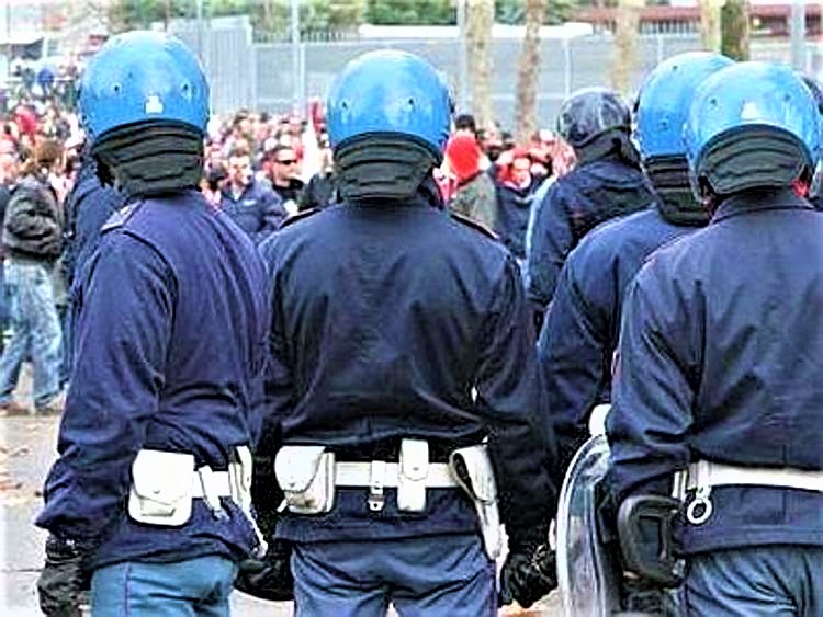 scontri tifosi roma (2)