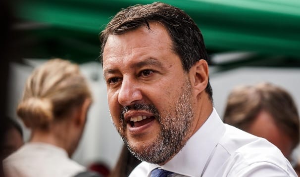 Salvini pagliacciate