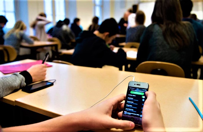 cellulari scuola (2)