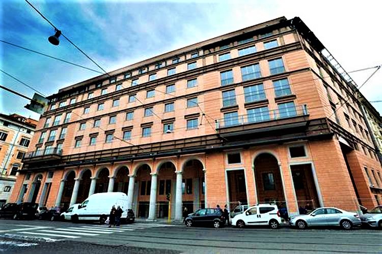 Ennesimo blitz interforze nella degradata piazza Vittorio, vero “suk” della Capitale