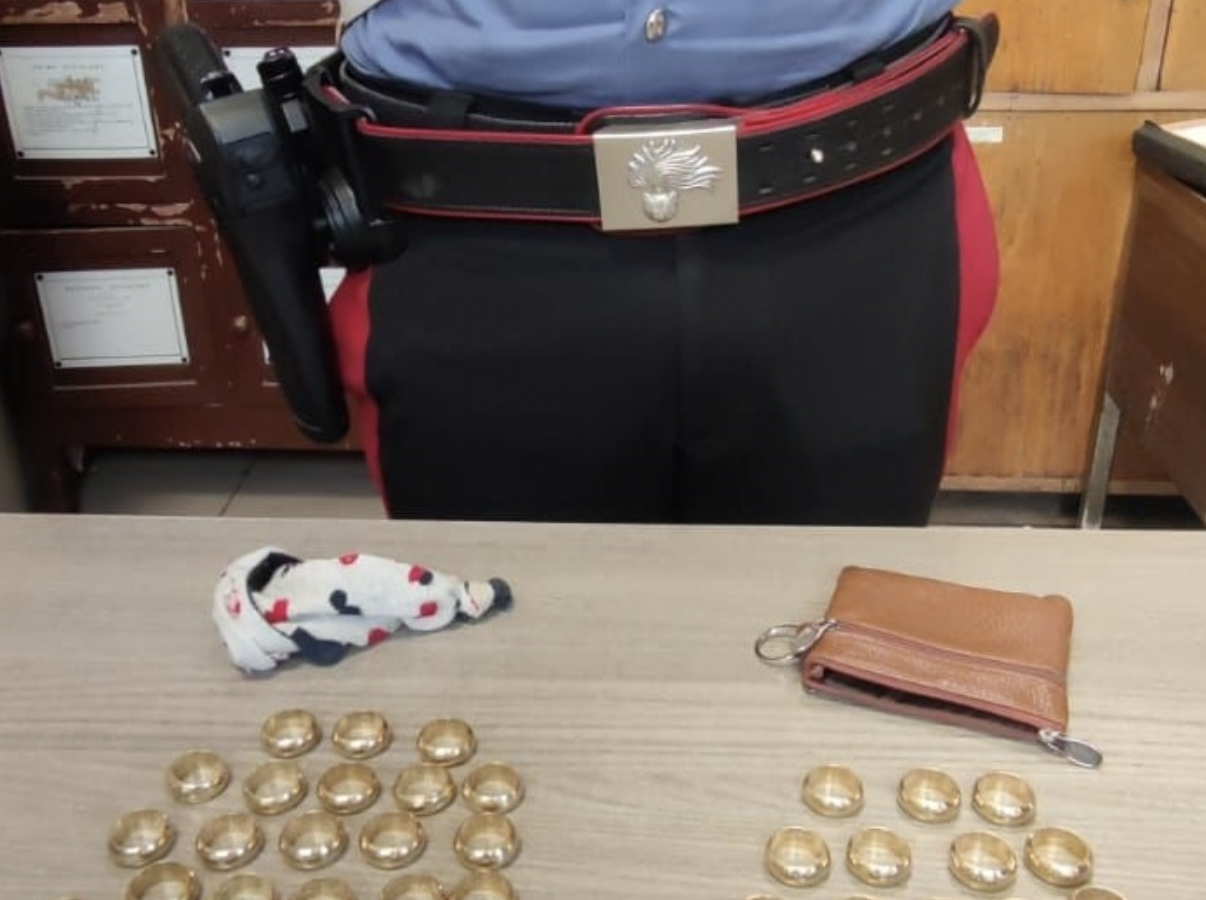 romani, presi truffa anello