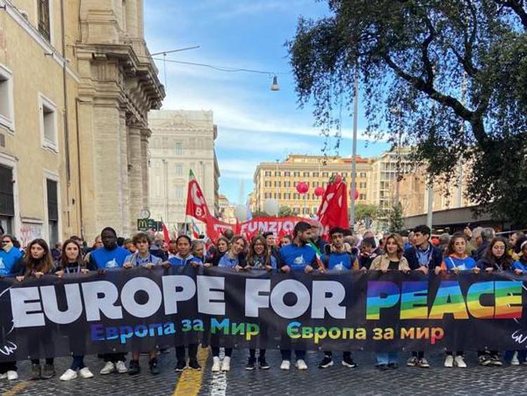 corteo per la pace