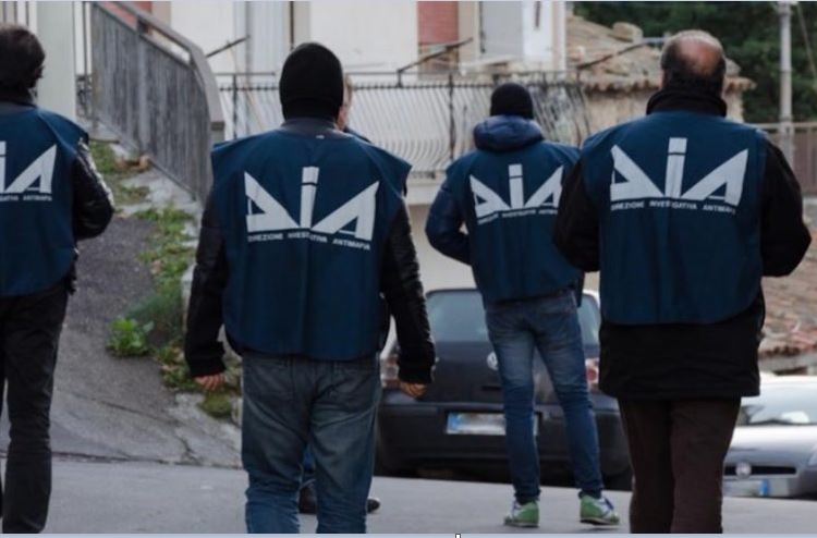 La mala calabrese controlla molti esercizi commerciali a Roma: sequestrate 25 società