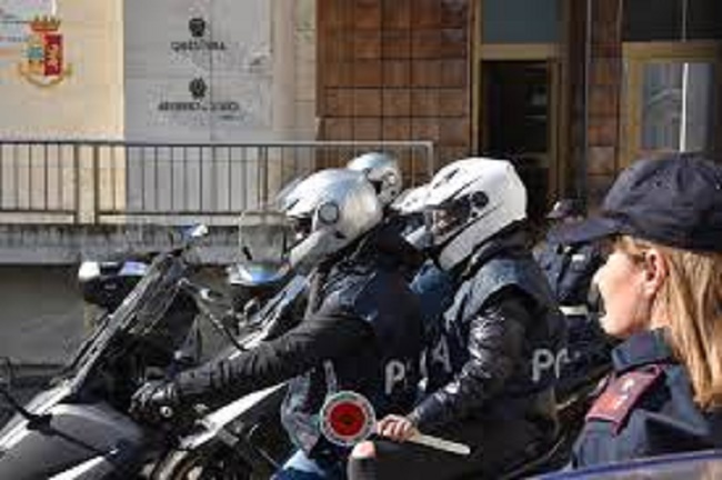 falchi della polizia