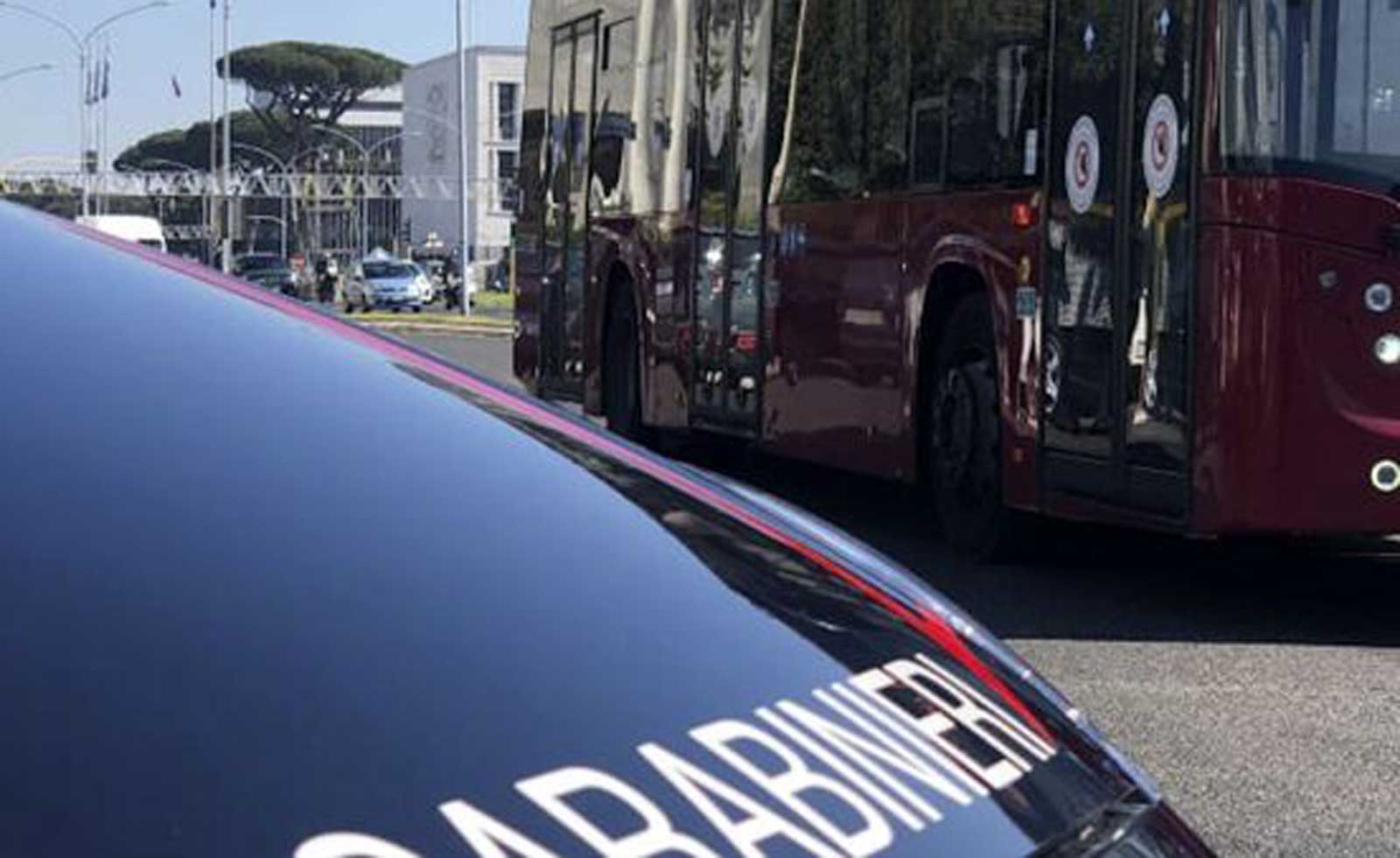 I Carabinieri che sono intervenuti sul bus