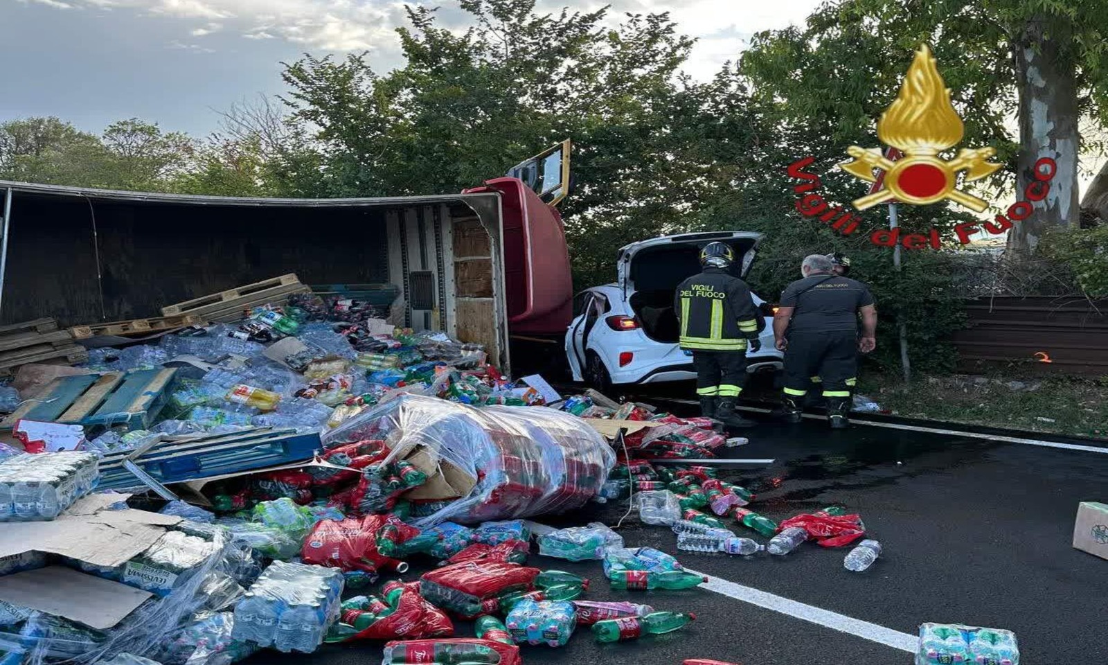 Incidente sulla Laurentina tra tir e auto
