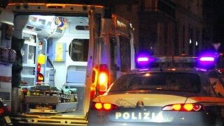 Roma, non si fermano all’alt, scappano contromano e si schiantano contro un’auto: 3 morti