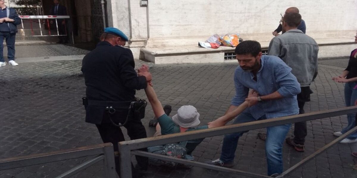 attivisti ultima generazione a roma