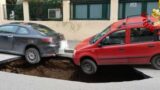 Buche a Roma: un milione di euro l’anno di risarcimenti danni