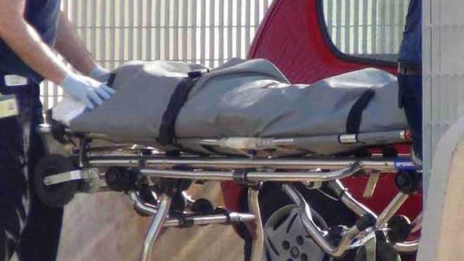 Morto schiacciato dalla sua auto