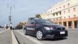 Ostia, dopo la rapina la madre torna per la terza volta nel negozio e minaccia la vittima: ‘Hai denunciato mio figlio, adesso ti ammazzo’