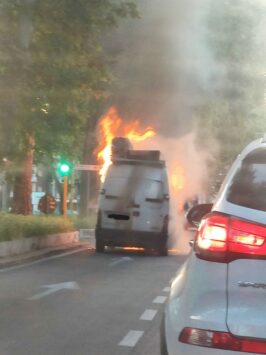 Incendio a fuoco in via dei Prati Fiscali